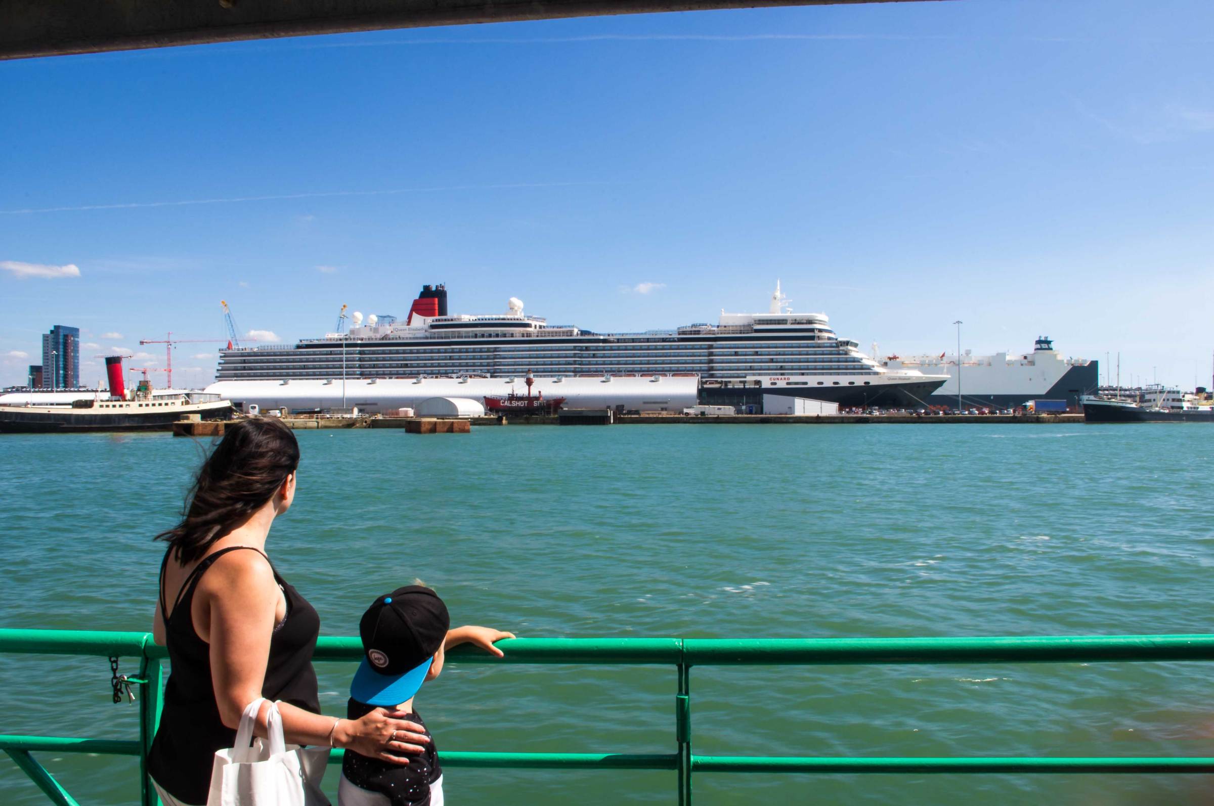 Hythe-ferry-IMGP2096