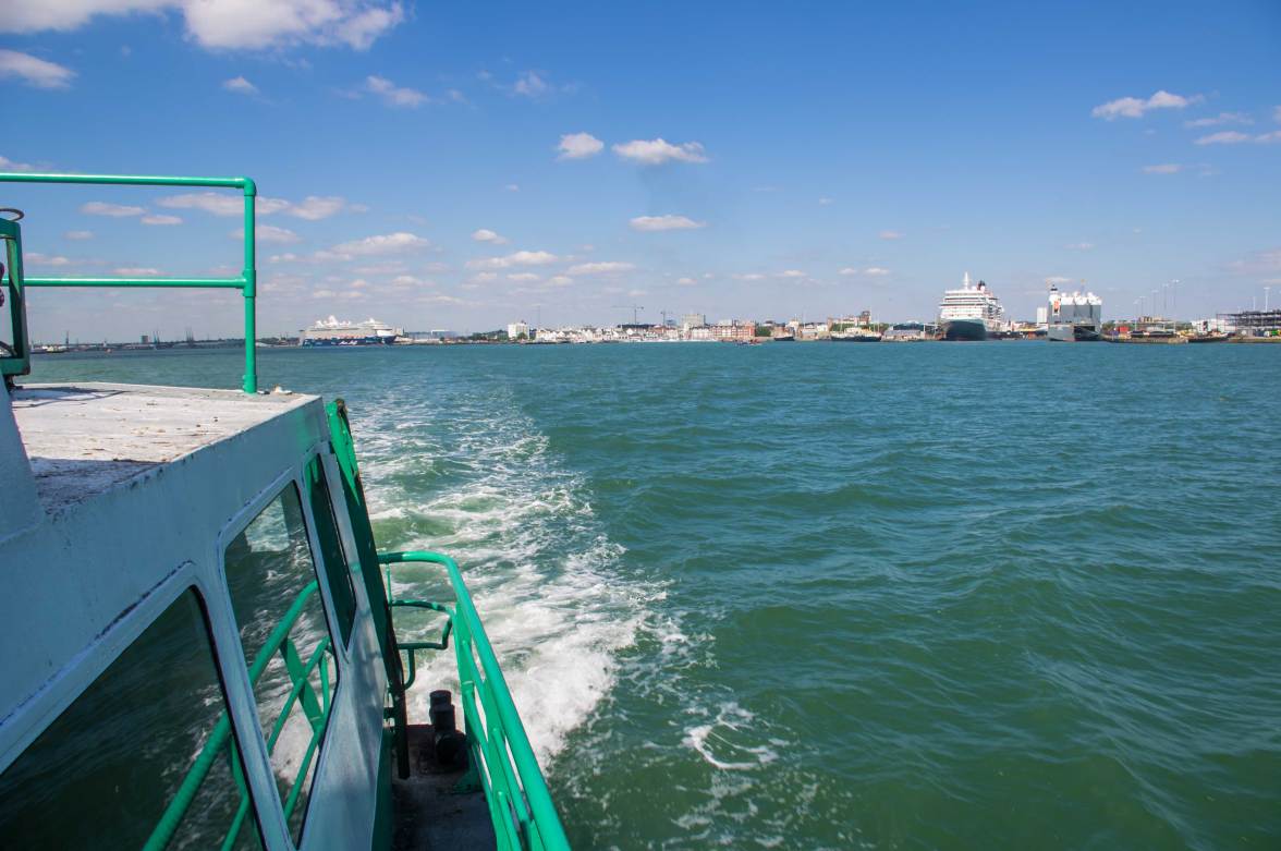 Hythe-ferry-IMGP2106