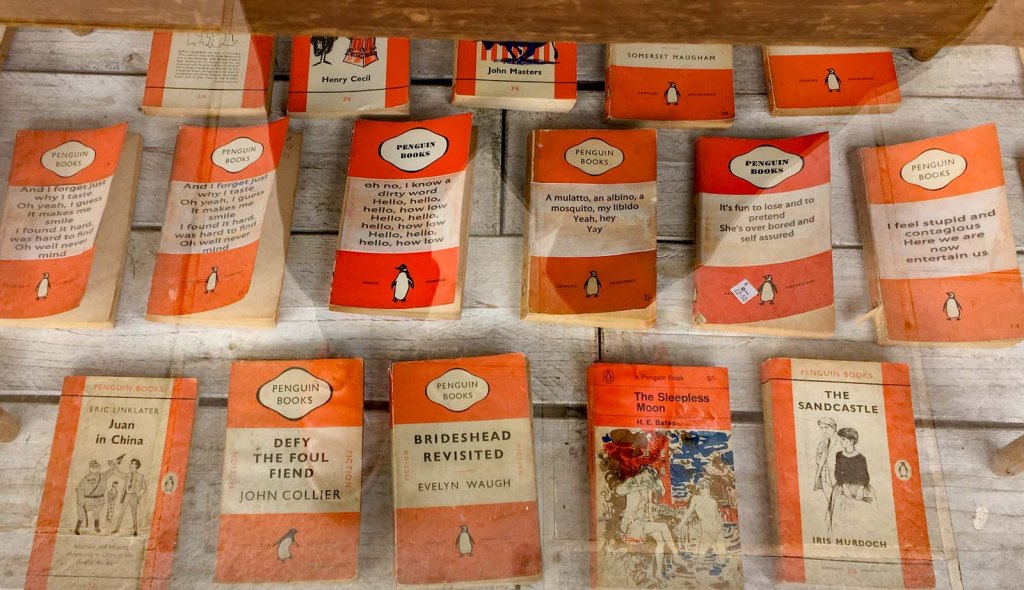 Oxfam Books, Reigate